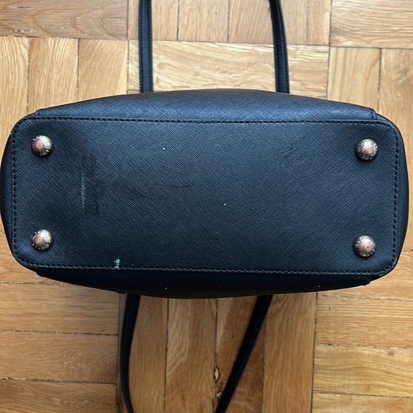 Michael Kors Jet Set Tote - Picture 5 of 10